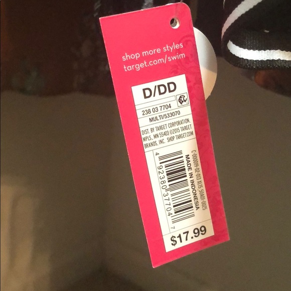 Target swim top floral - Picture 3 of 3